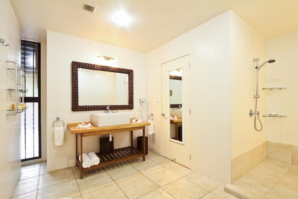 Sea Change Villas 50/50
