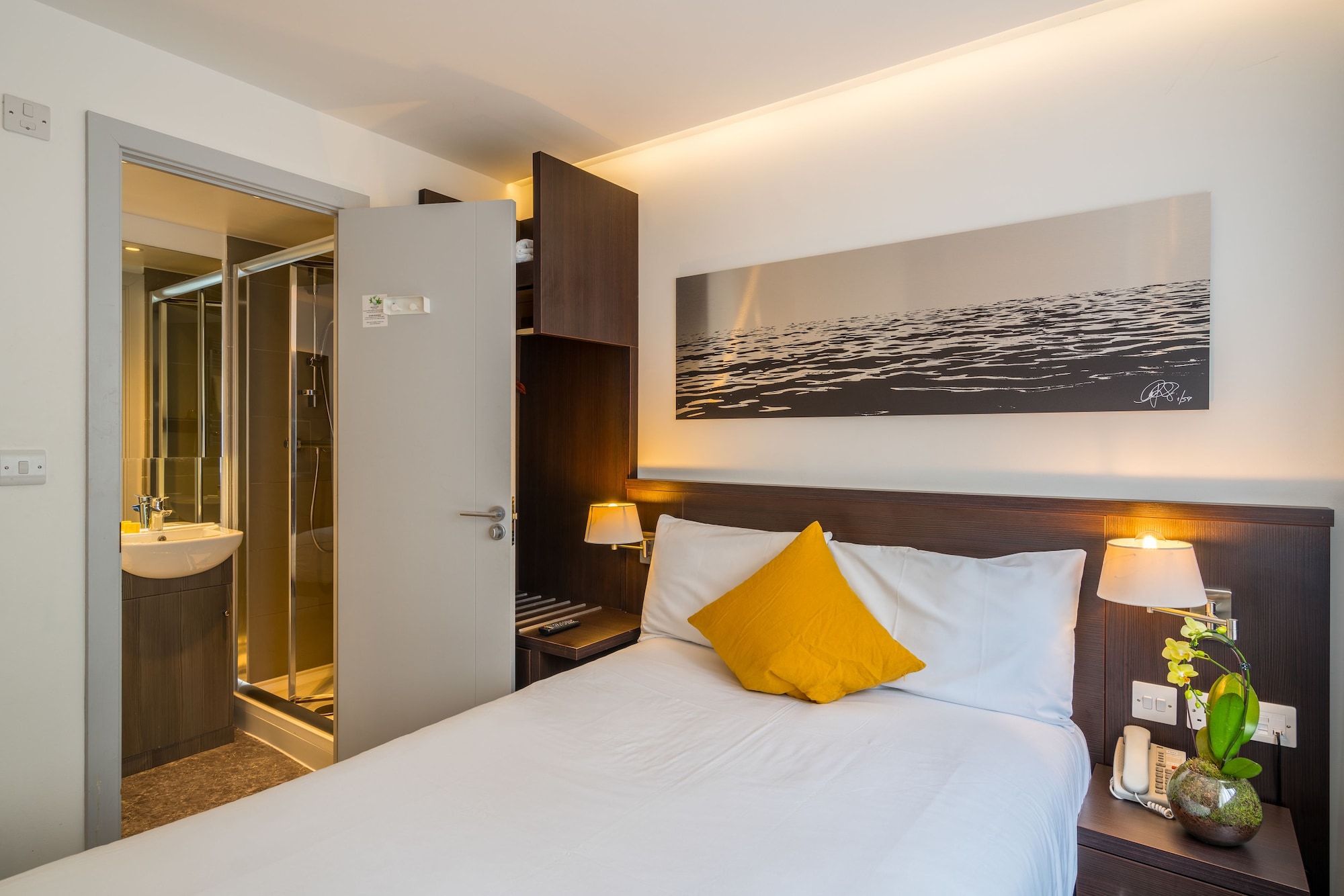 COZY, DOUBLE BED
