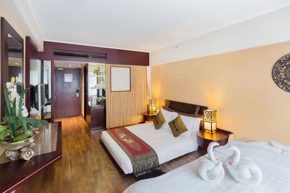 Regal Airport Hotel 32/67