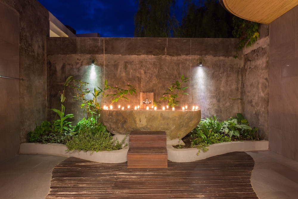 De Moksha Eco Friendly Boutique Resort & Restaurant 71/74