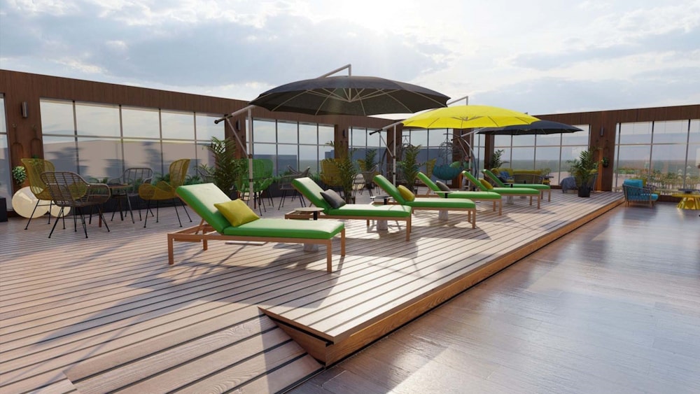 Holiday Inn Jeddah Corniche 34/52