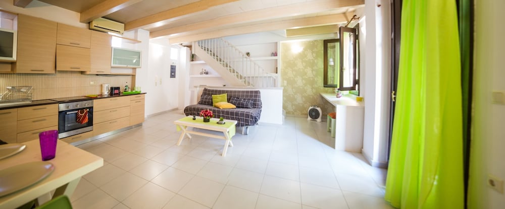 Ac Homes Christos 9/37