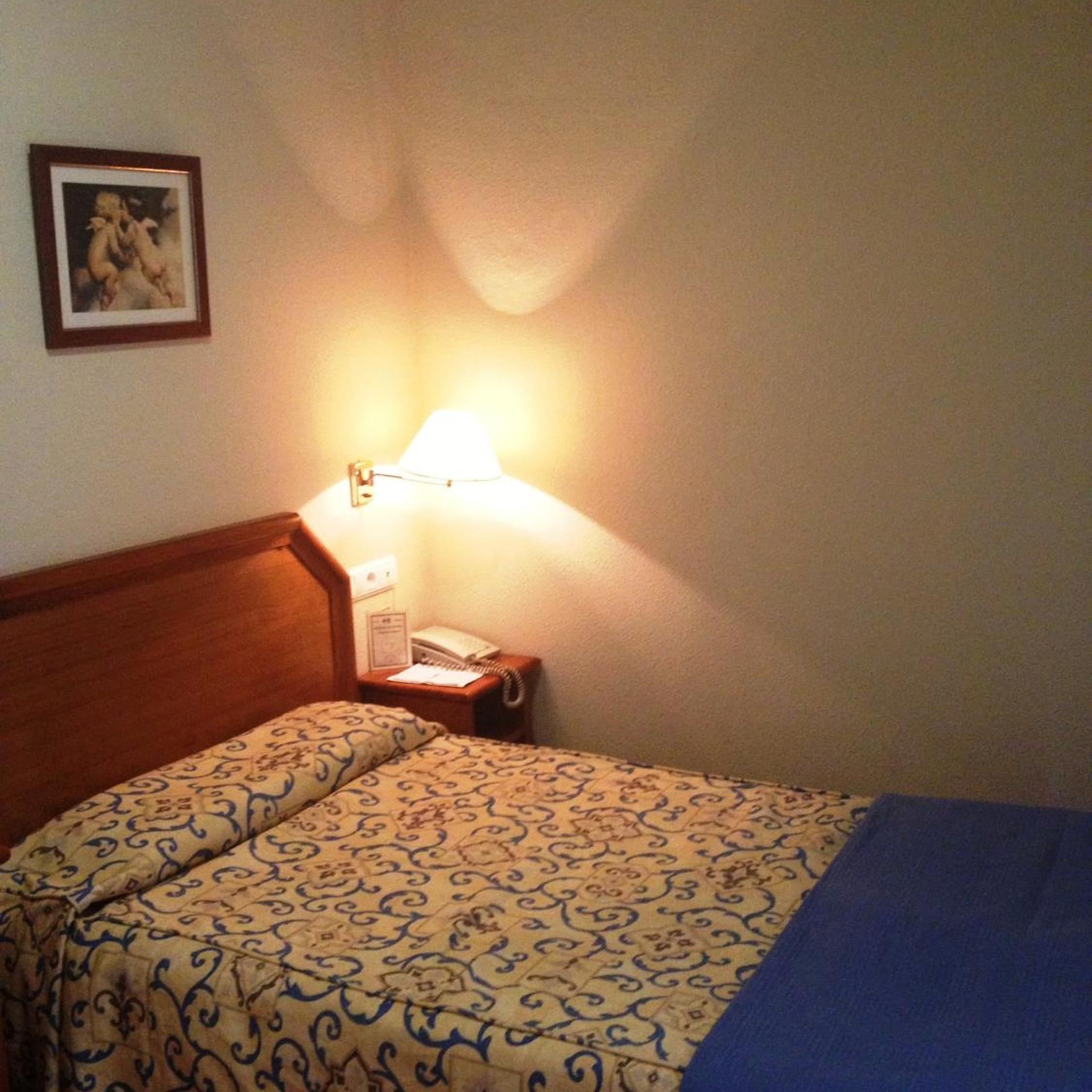 Petite, Single، Hispania 4/10