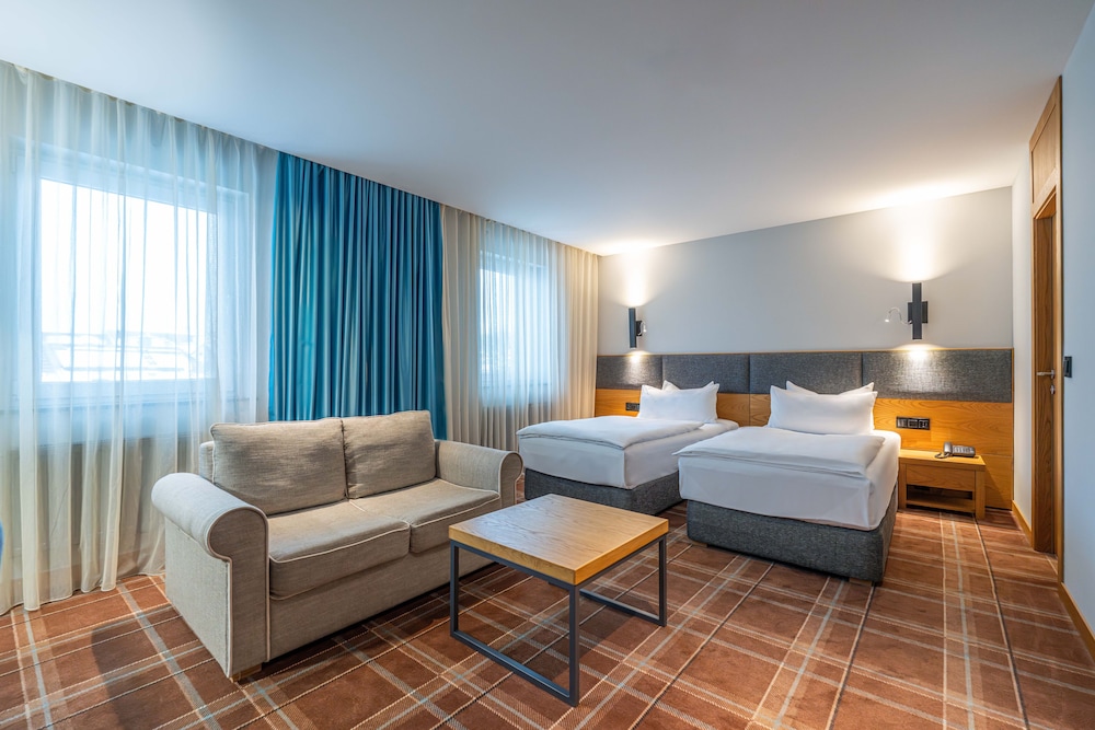 Superior, Twin Beds, Sofa