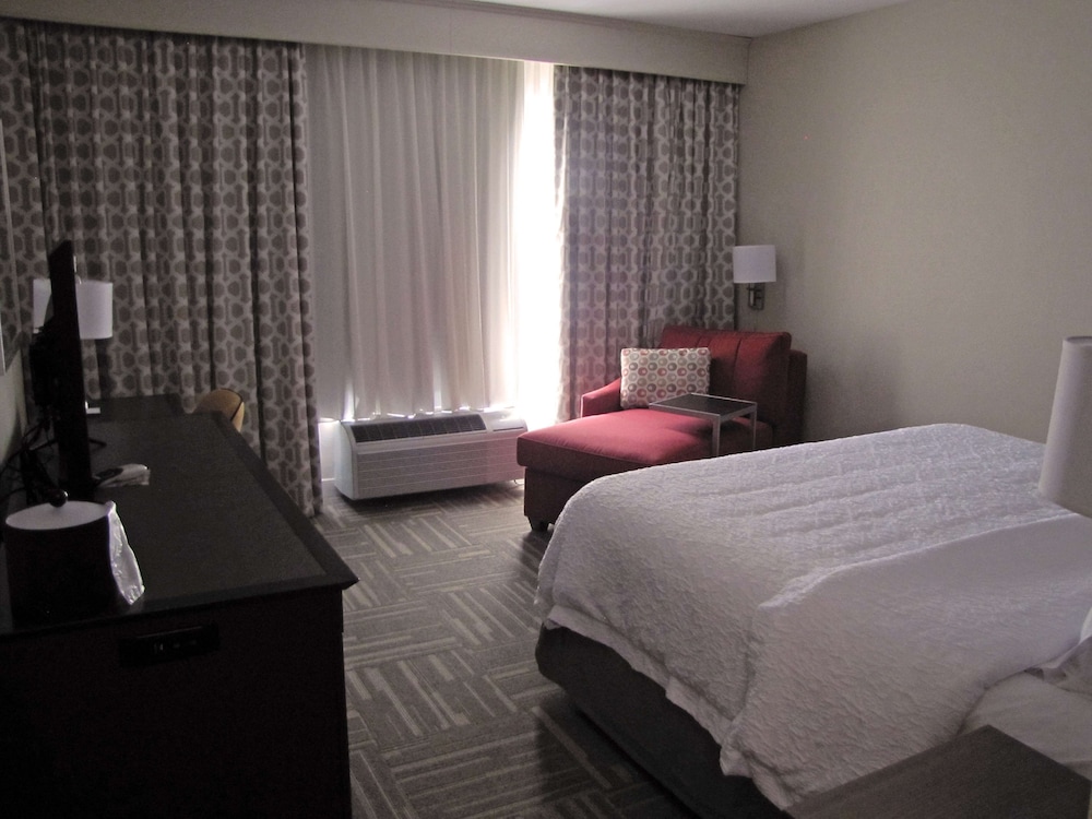 Hampton Inn McPherson KS 17/56