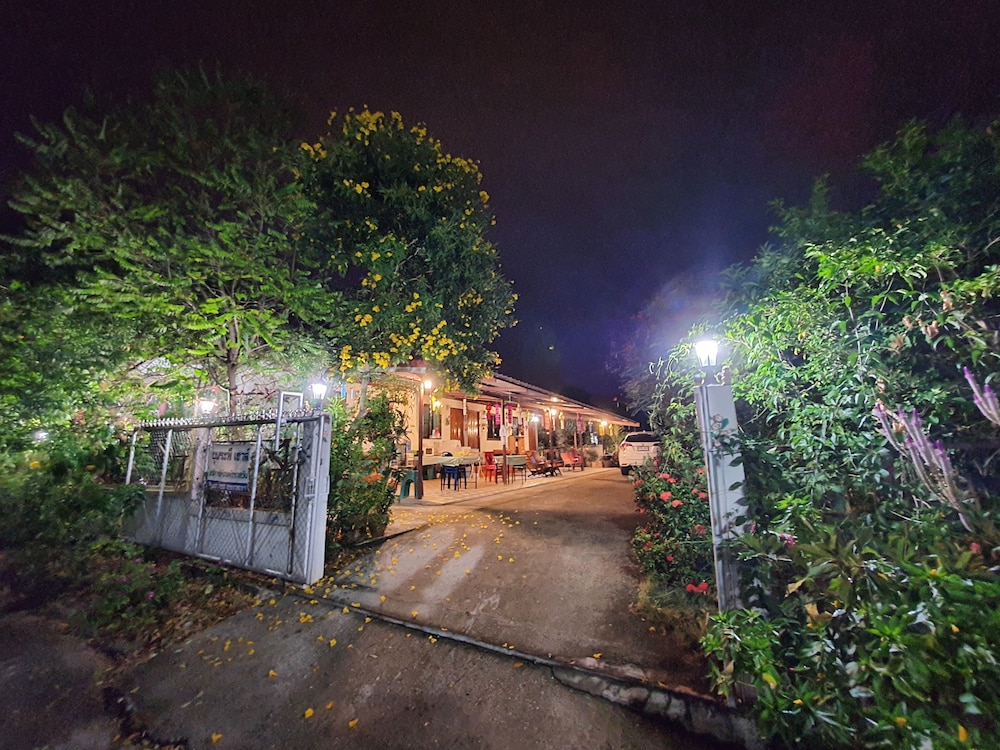 Bunrapee House 29/33