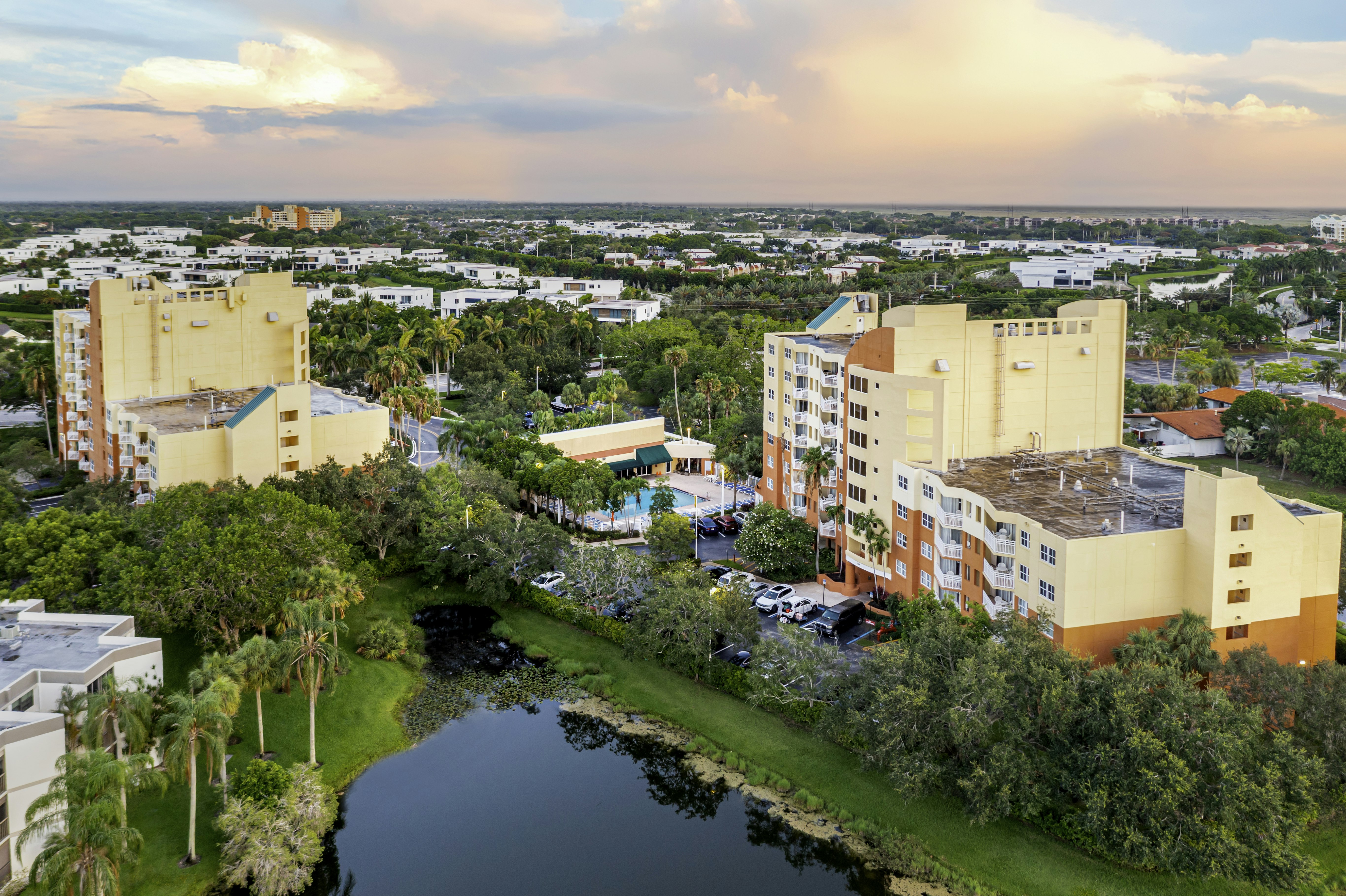 Vacation Village At Bonaventure 72/82