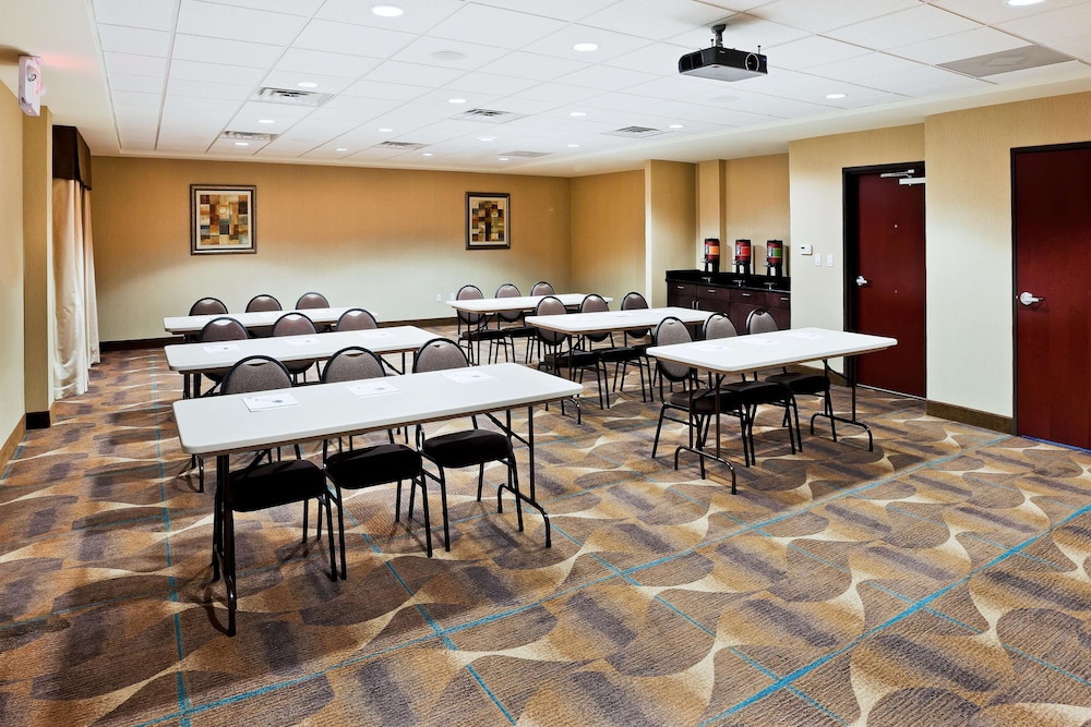 Hampton Inn & Suites Liberal 34/36