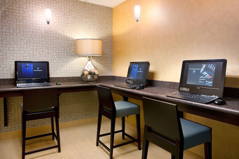 Residence Inn Las Vegas Hughes Center 38/48