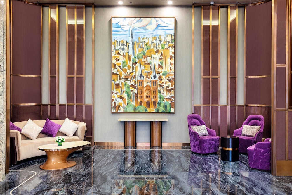 Vinpearl Landmark 81, Autograph Collection 16/32