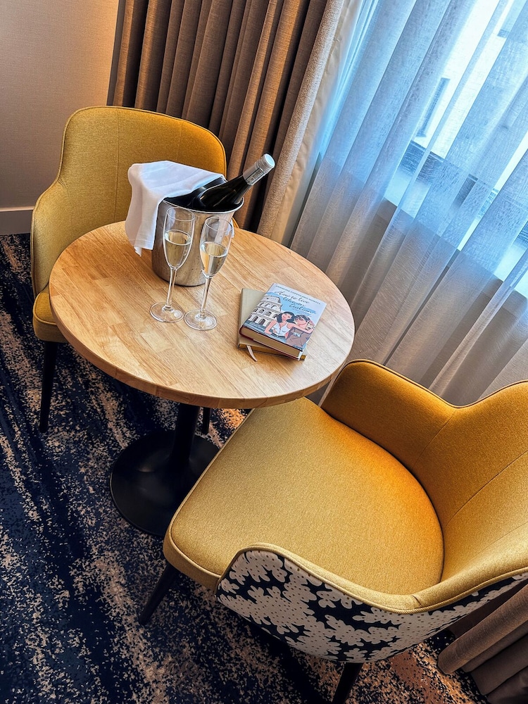 Dublin Skylon Hotel 53/60