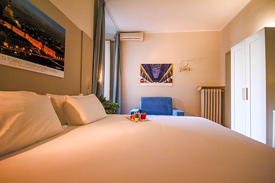 Standard, Single, Double Bed, Hotel Astoria Torino 3/5