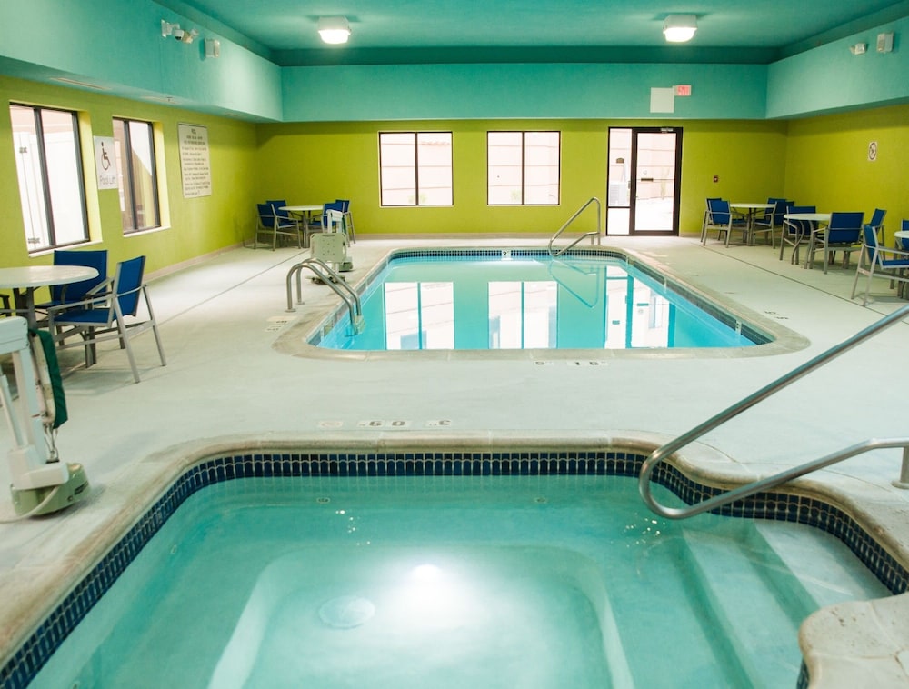 Holiday Inn Express Hotel Suites Norfolk 3/48