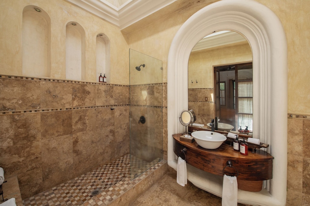 Hotel Posada del Angel 57/63