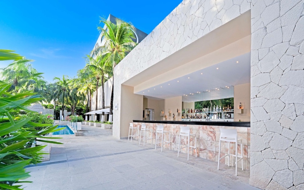 Oh! Cancun The Urban Oasis & Beach Club 52/59