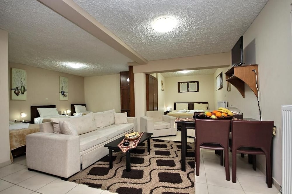 SEMI BASEMENT, APARTMENT