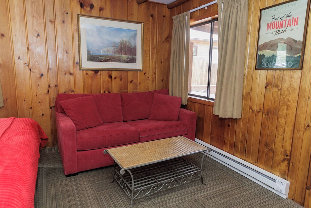 Foot of the Mountain Motel 43/71