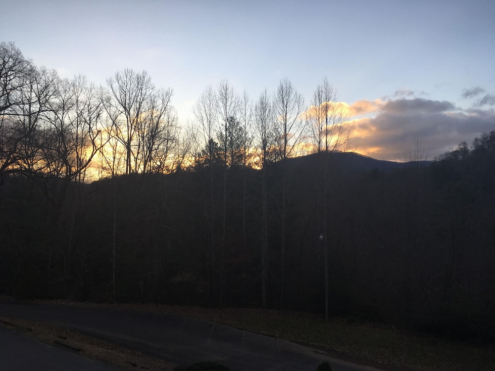 Rodeway Inn & Suites 16/19