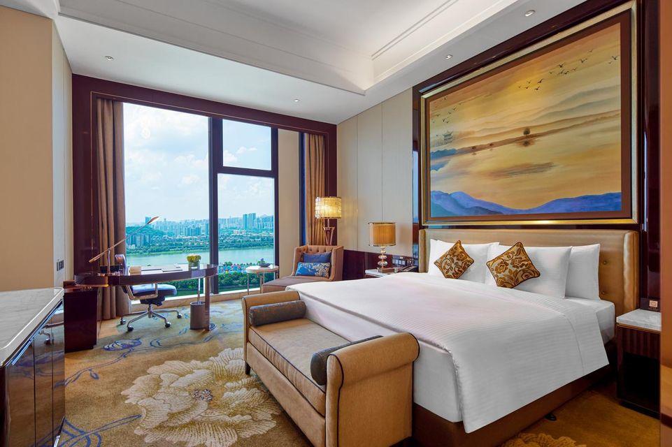 Superior, Deluxe, King Bed, River View