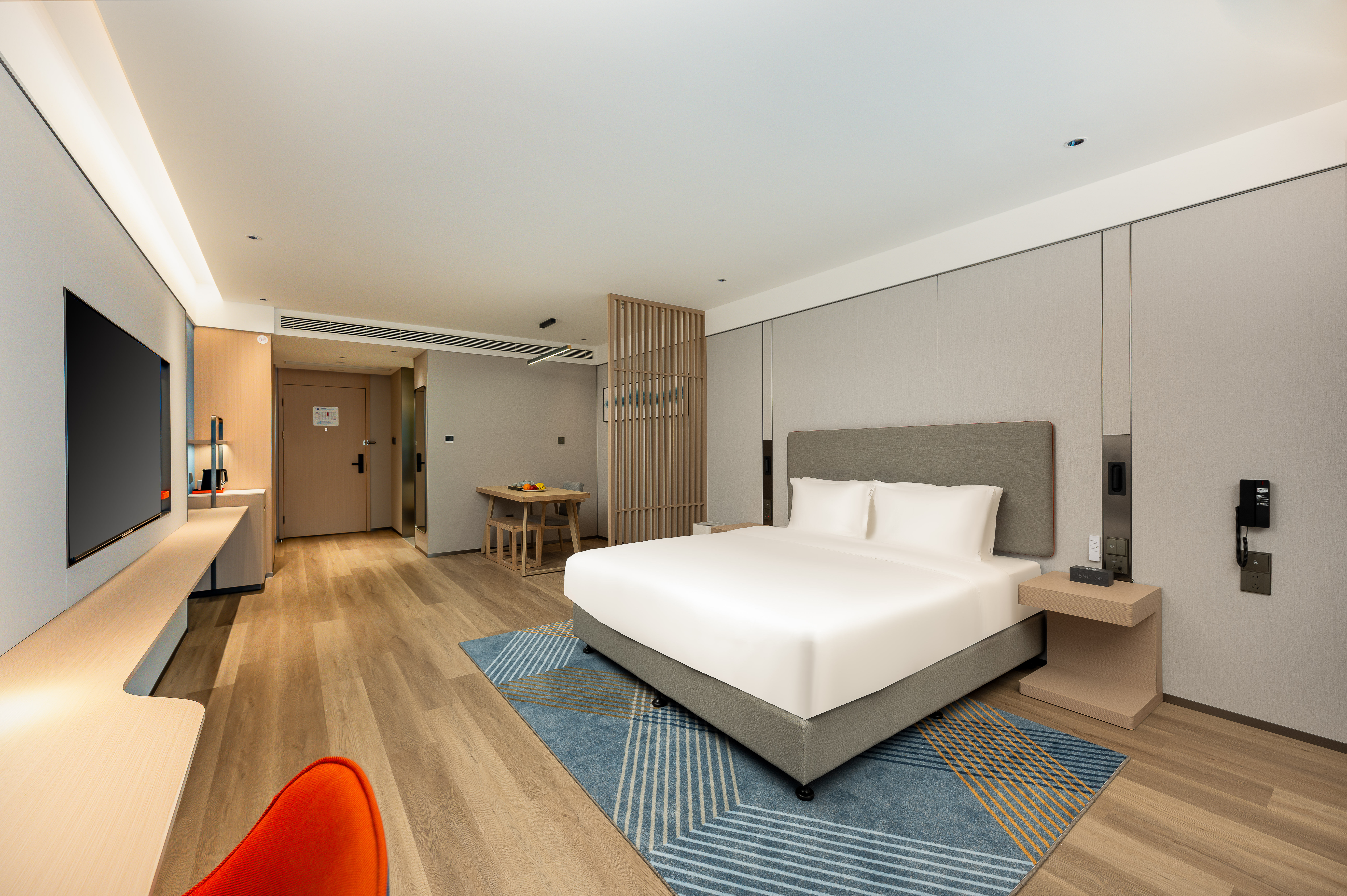 Standard, King Bed, Extra Floor Space