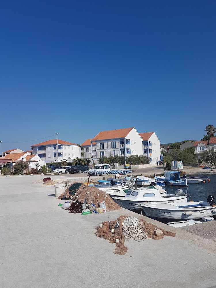 Aparthotel Marina Gromela 37/43