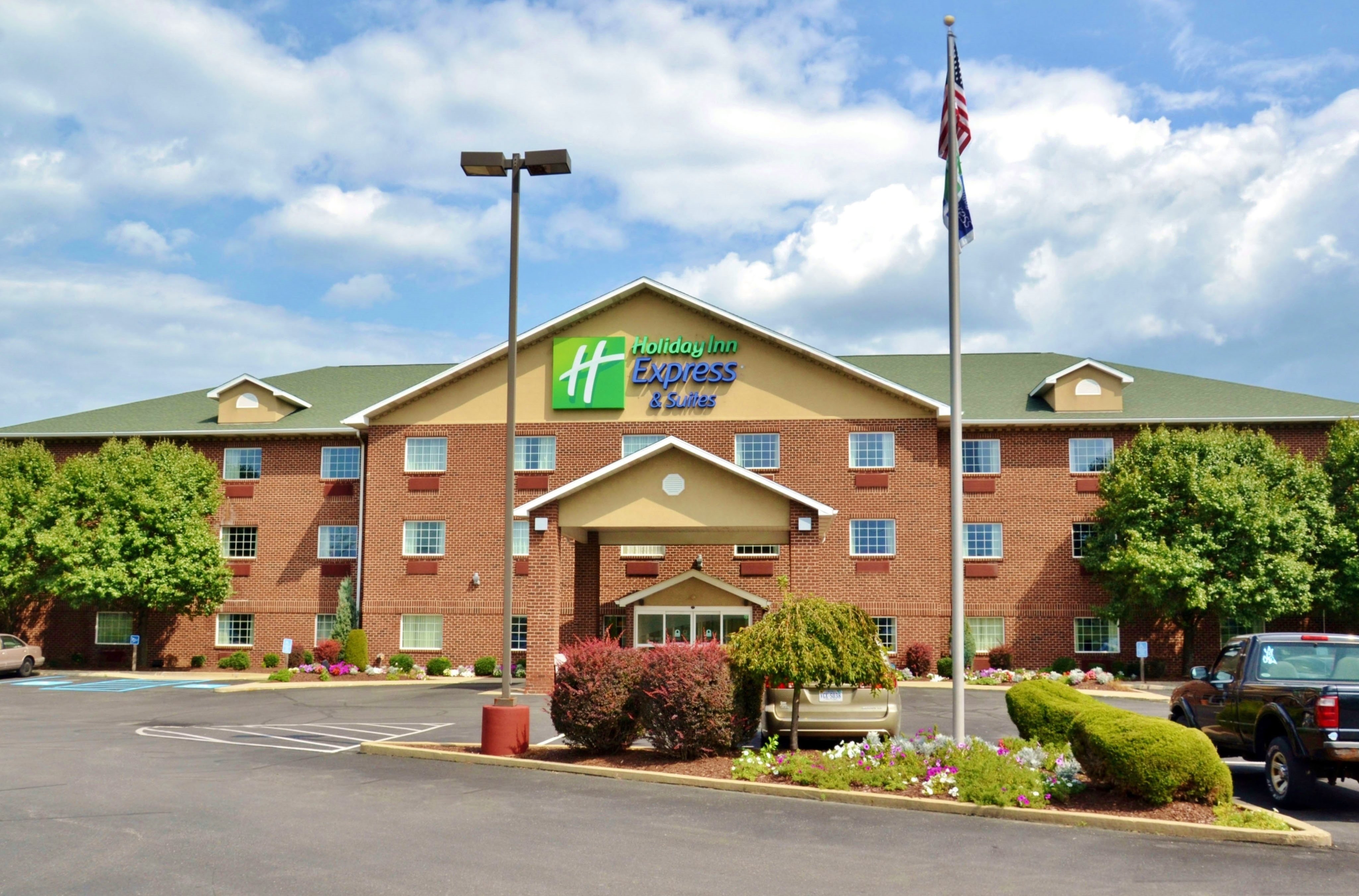 Holiday Inn Express Suites Center Township 6/78