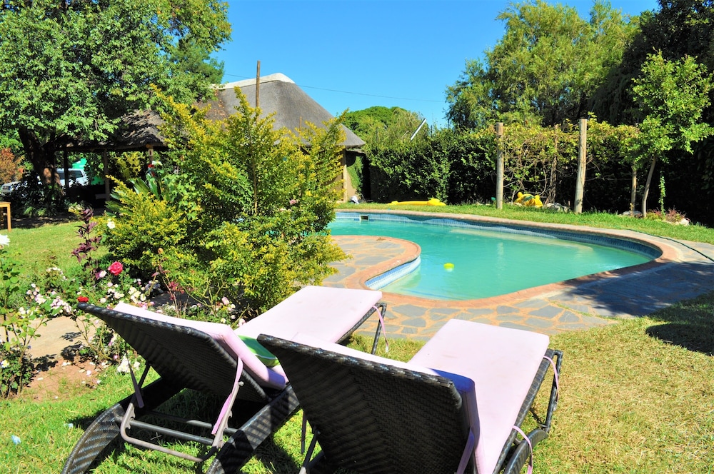 Natwange Backpackers 31/36