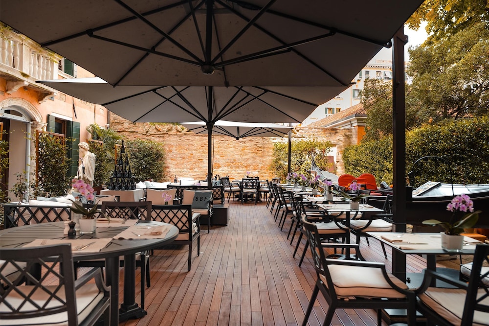 Radisson Collection Hotel, Palazzo Nani Venice 60/77