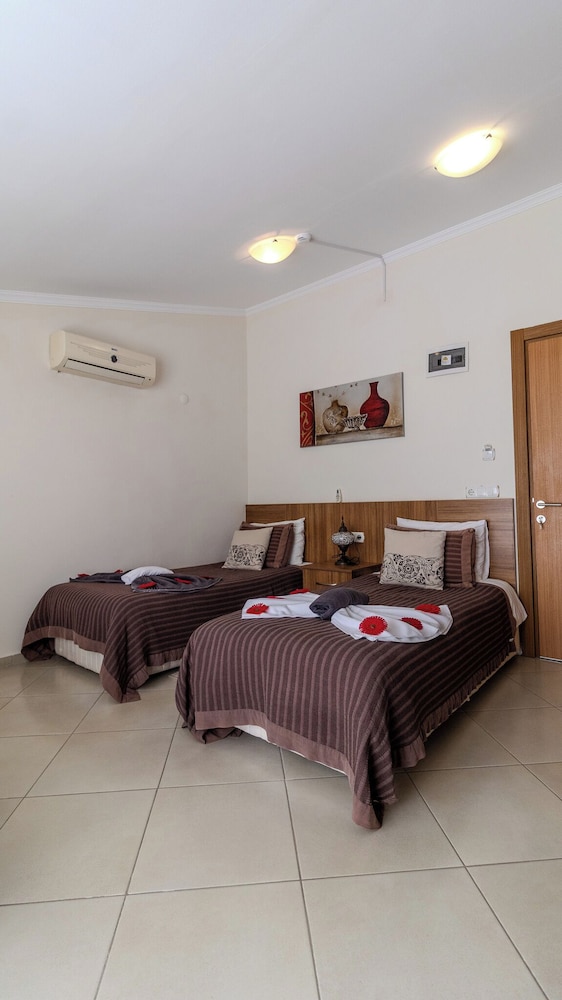 DELUXE, TWIN BEDS, MOUNTAIN VIEW