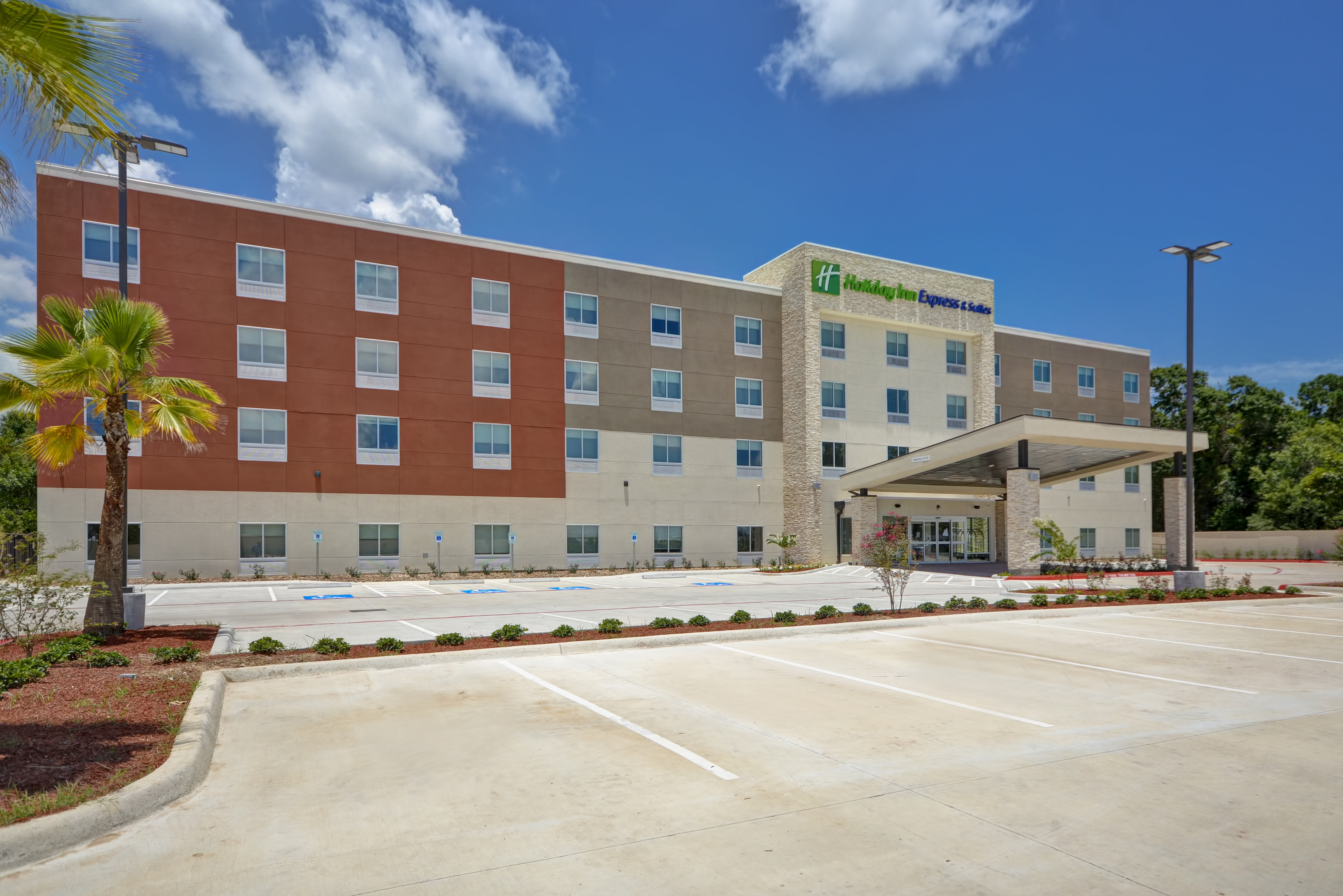 Holiday Inn Express & Suites Houston NASA - Boardwalk Area 52/57