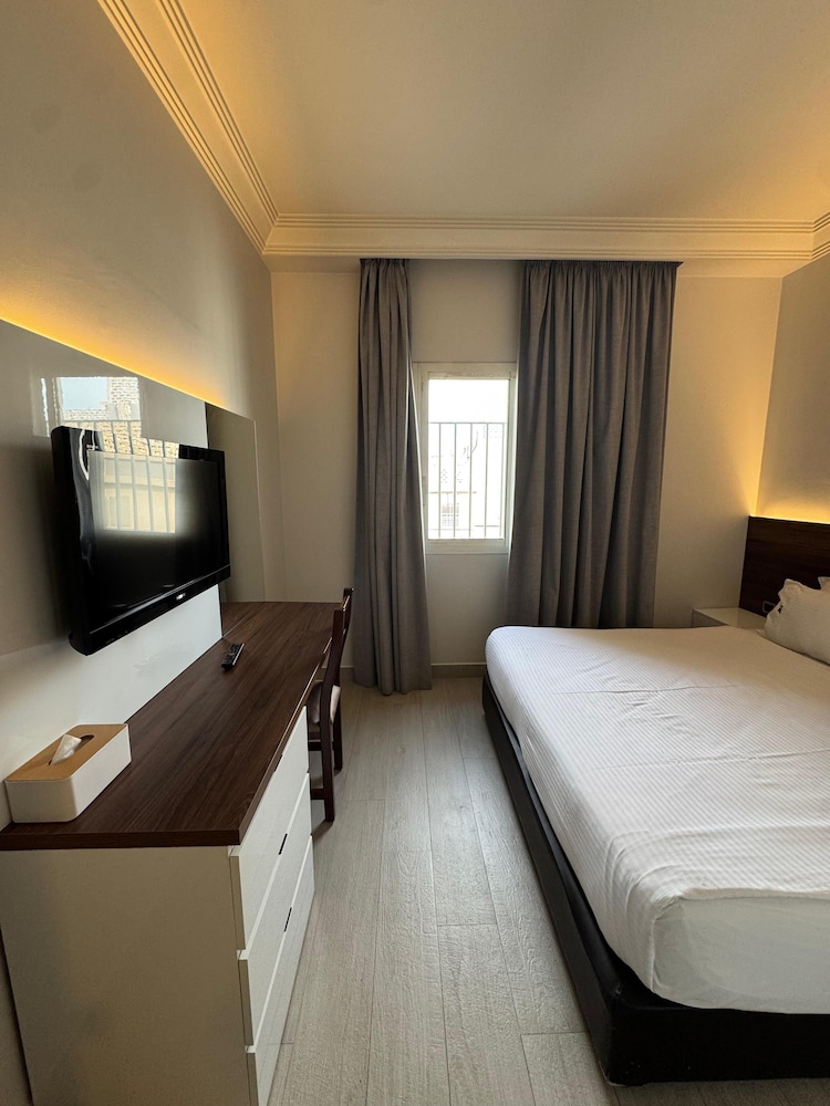 3 Bedrooms, Presidential, Suite, King and Twin Beds