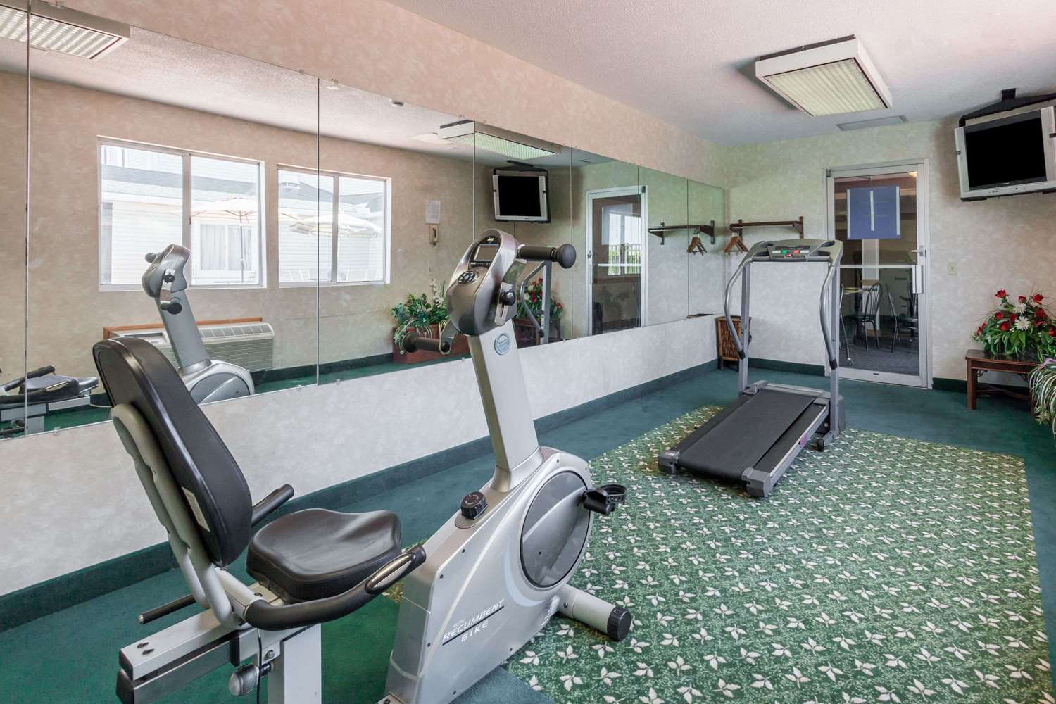 American Inn and Suites Dundee (ex Days Inn and Suites) 26/31