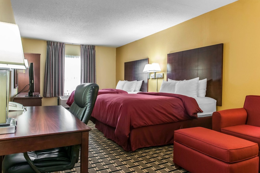 Clarion Inn & Suites Indianapolis Northwest 14/55