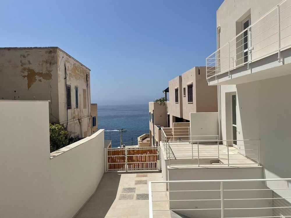 Fenici Levanzo - Island Apartments 43/50