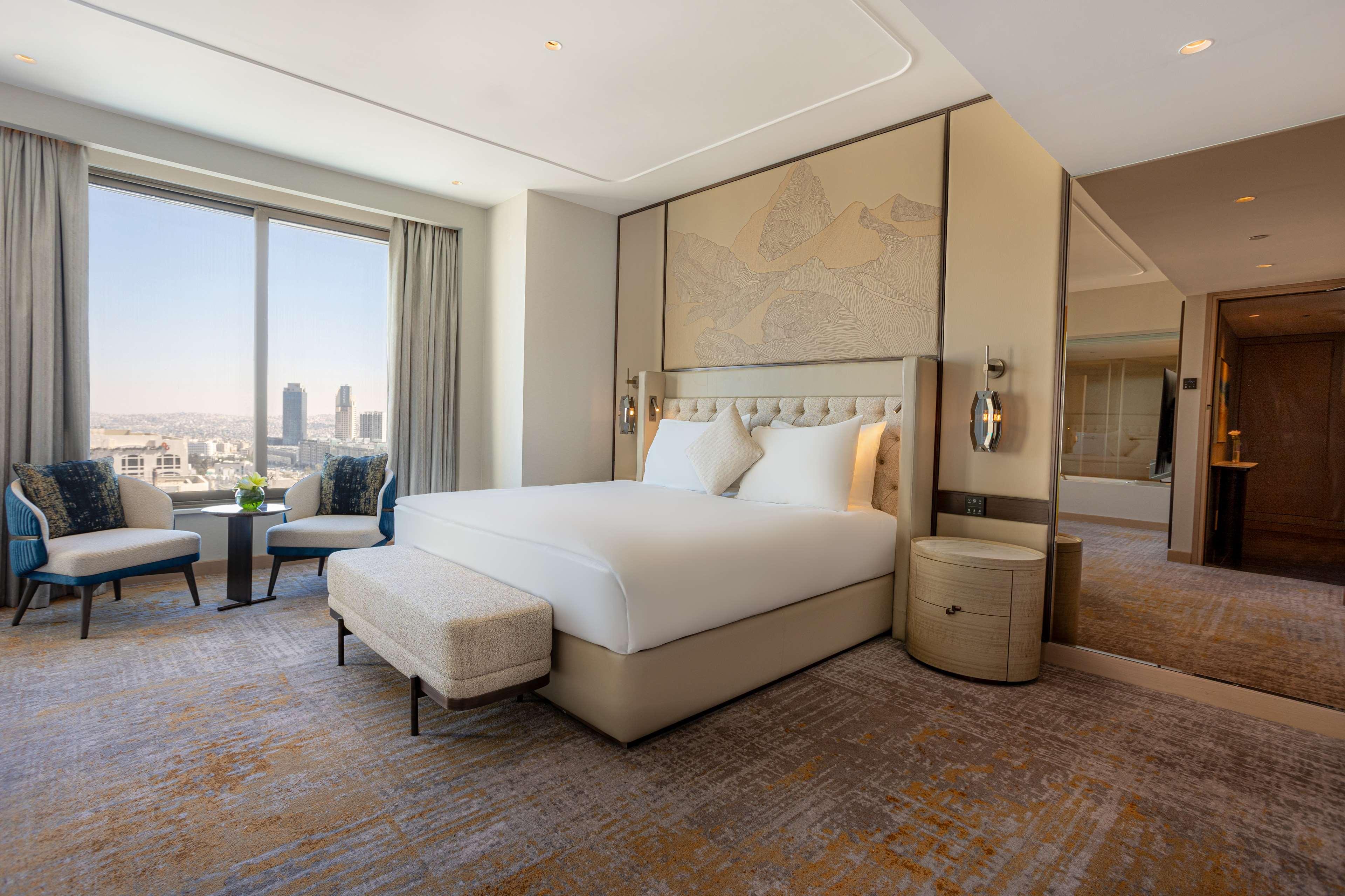Ambassador, Club Signia, Suite, King Bed