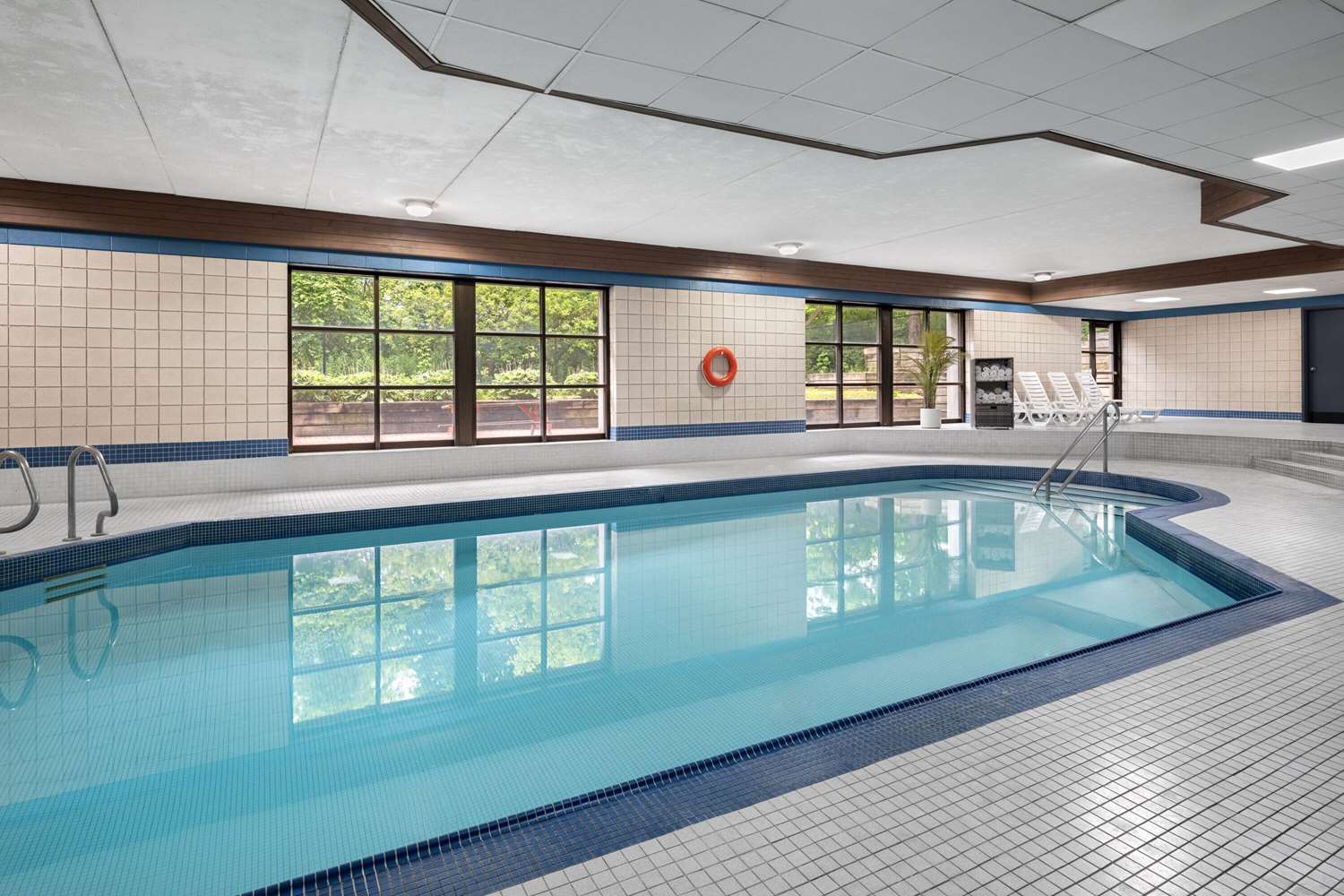 Travelodge by Wyndham Barrie on Bayfield 14/24