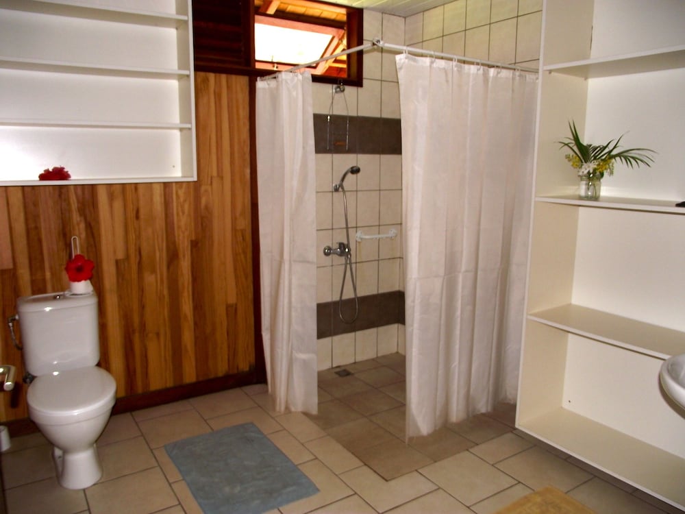 Moorea Surf Bed And Breakfast Hostel 32/32