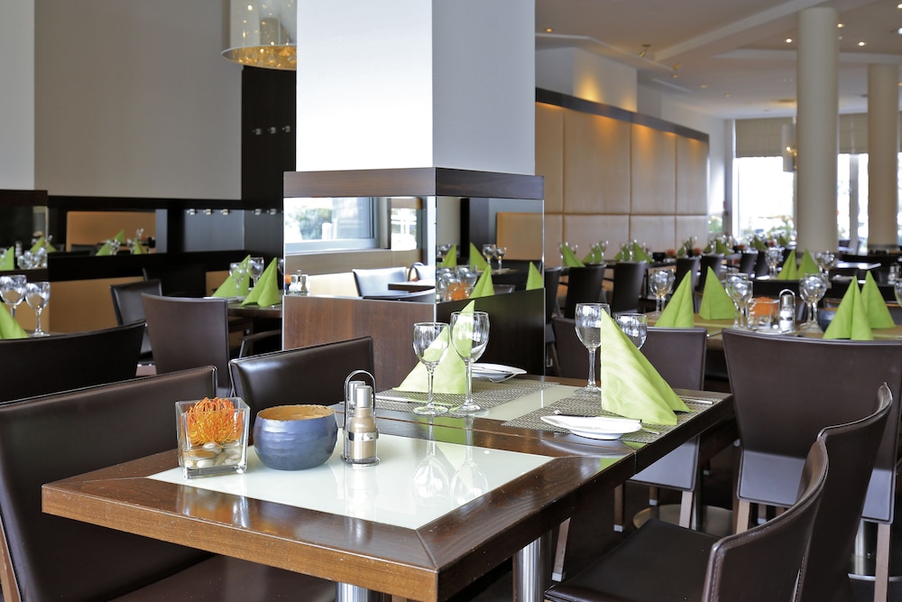 Lindner Hotel Dusseldorf Airport, part of JdV by Hyatt 57/75