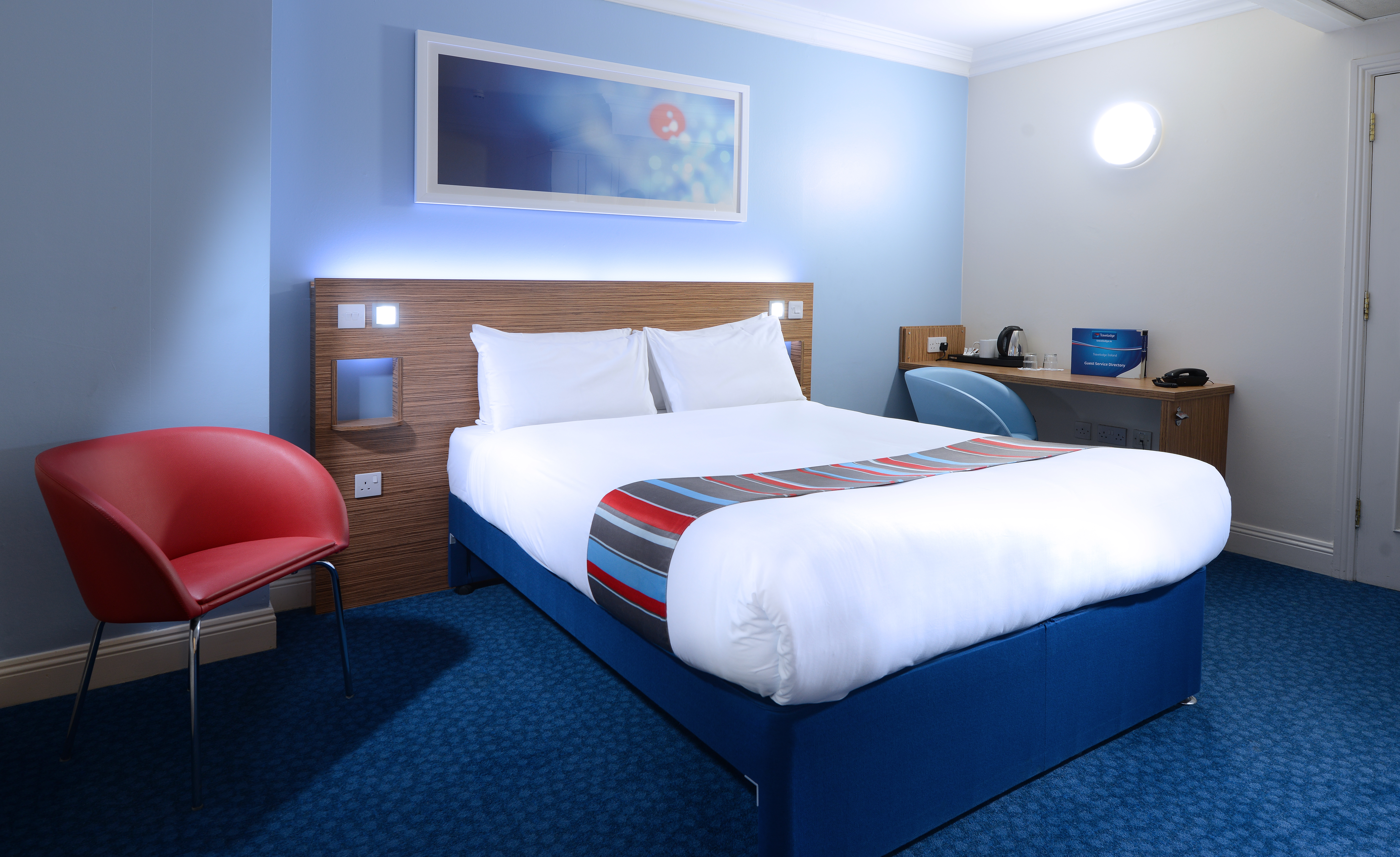 ROOM, DOUBLE BED