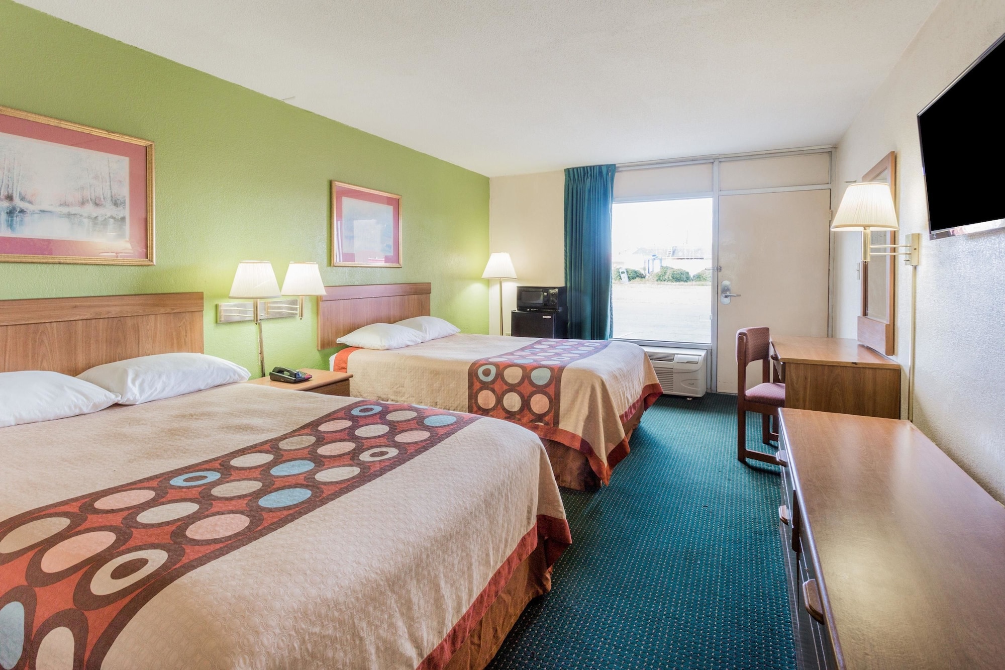 Standard, 2 Double Beds