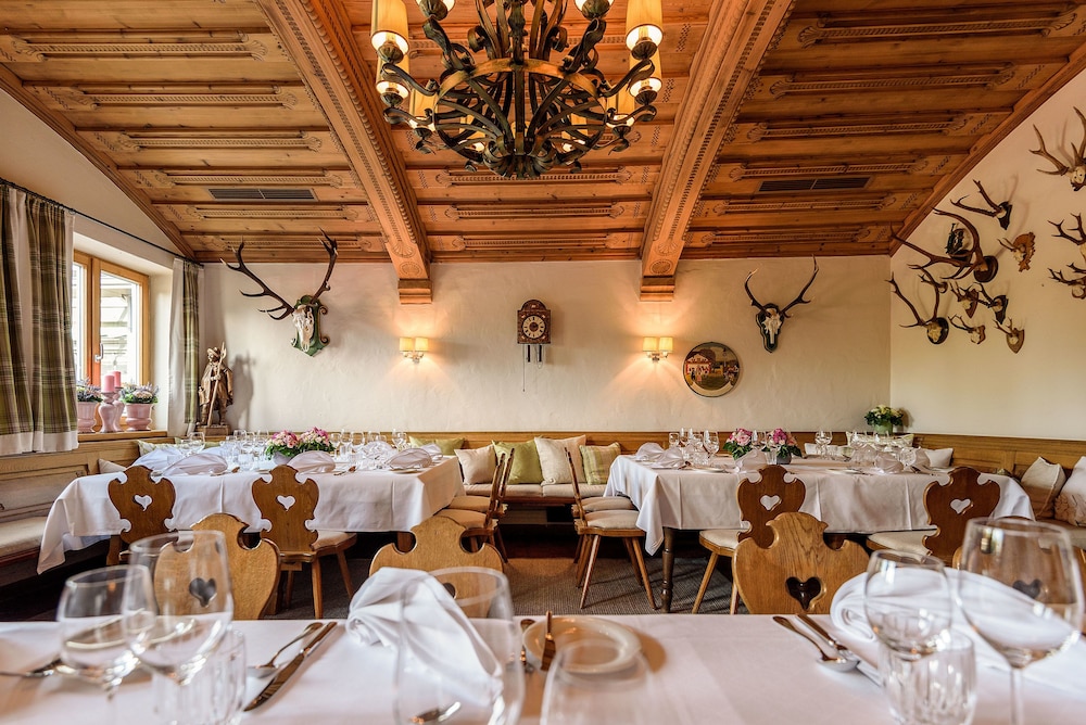 Bauer Hotel Restaurant 57/73