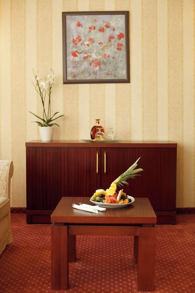 Monika Centrum Hotel 10/69
