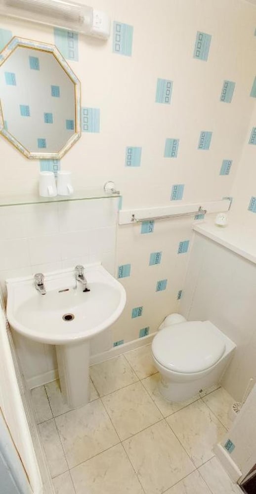 غرفة سوبيريور مزدوجة، OYO Lily Hotel Blackpool 4/5