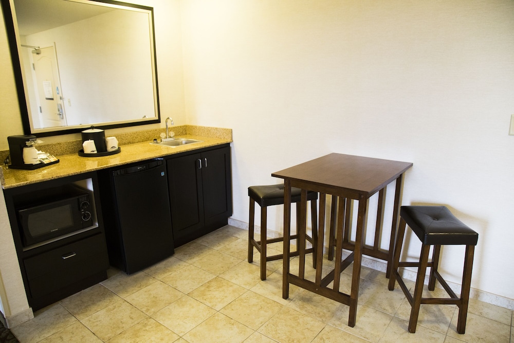 Hampton Inn and Suites Sharon 37/62