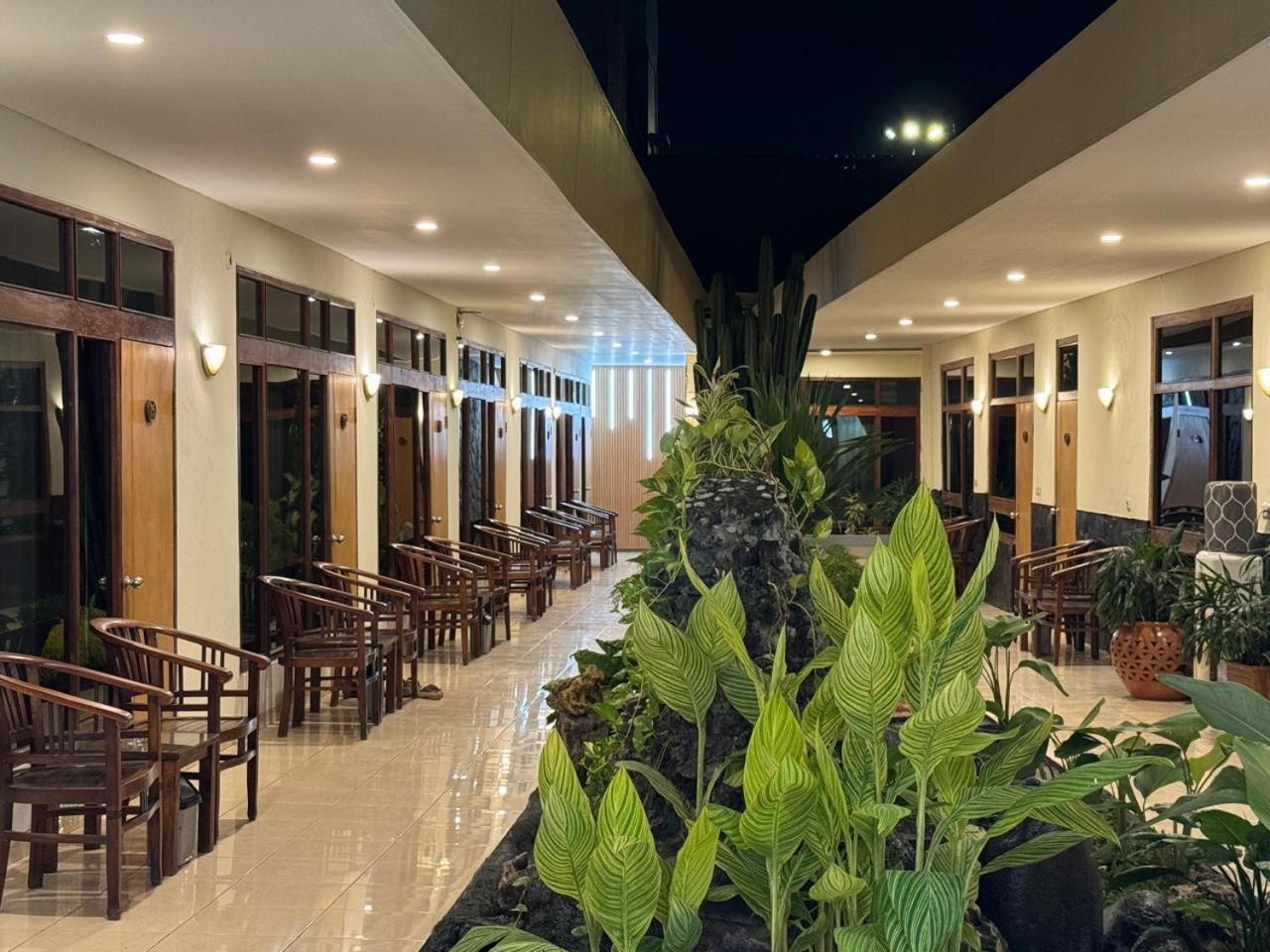 Hotel Priangan 5/50