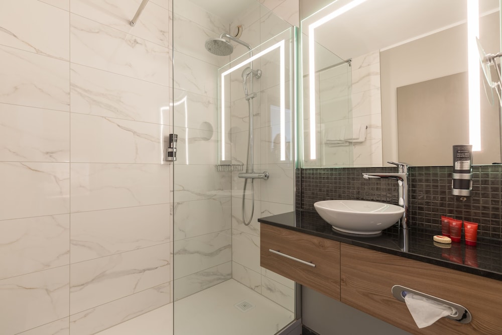 غرفة كومفورت ثلاثية، Leonardo Hotel Antwerp 7/7