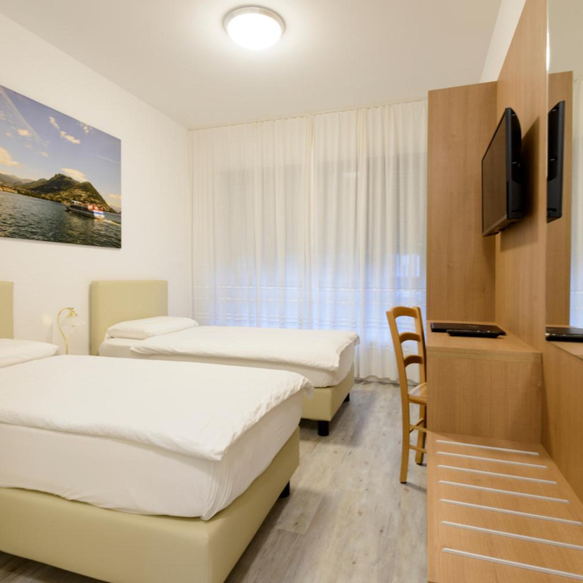 HOTEL CERESIO 11/54