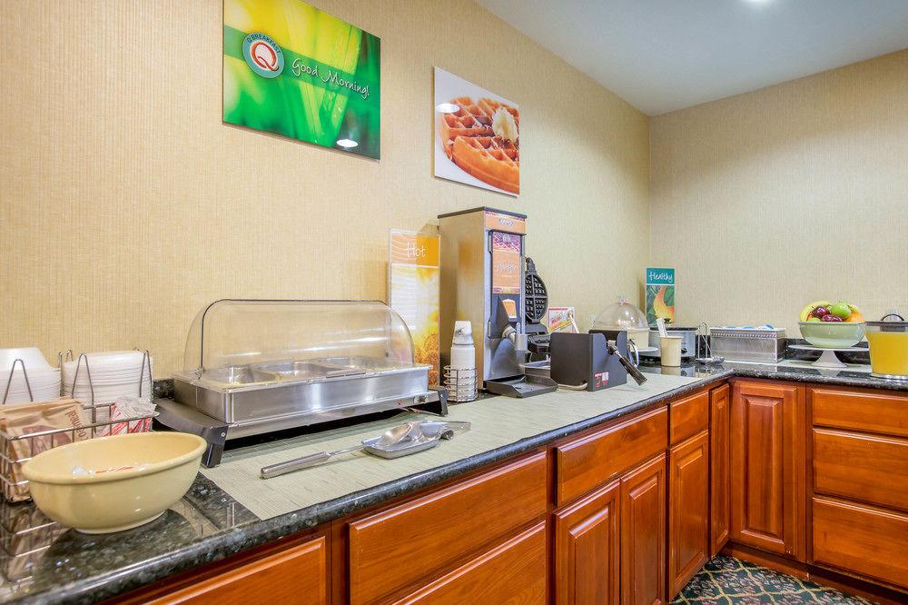 Quality Inn & Suites 18/18