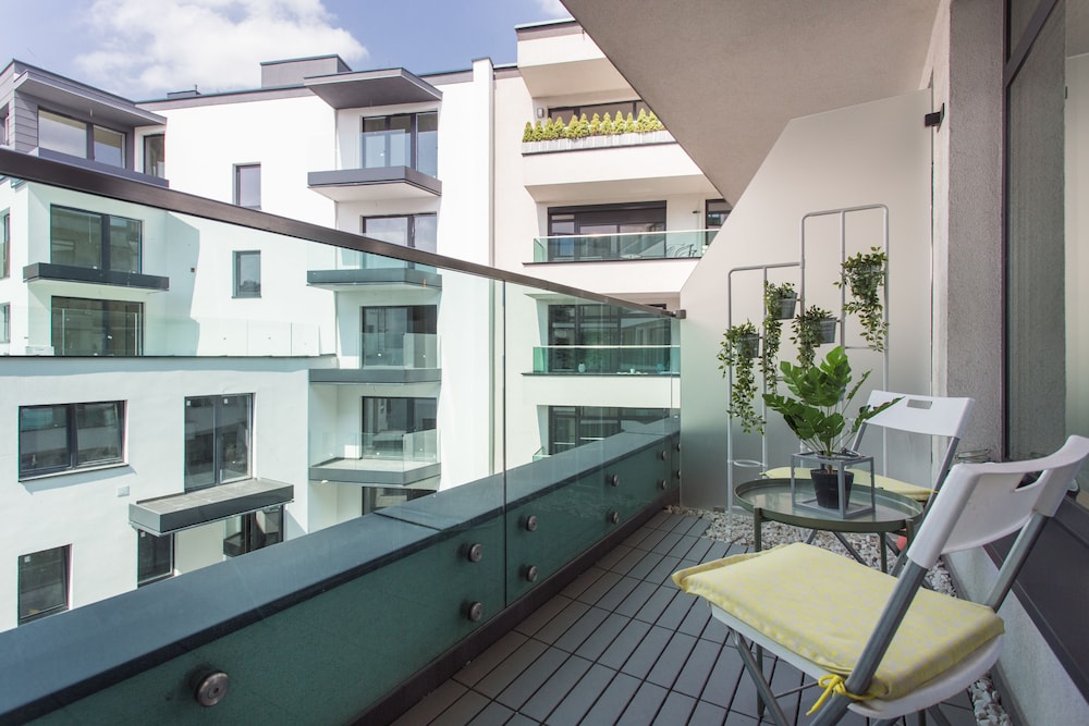 InPoint Smart Apartments 3/73