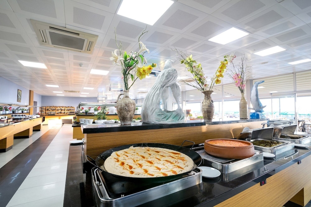 Grand Sahin s Gumuldur Resort 37/82